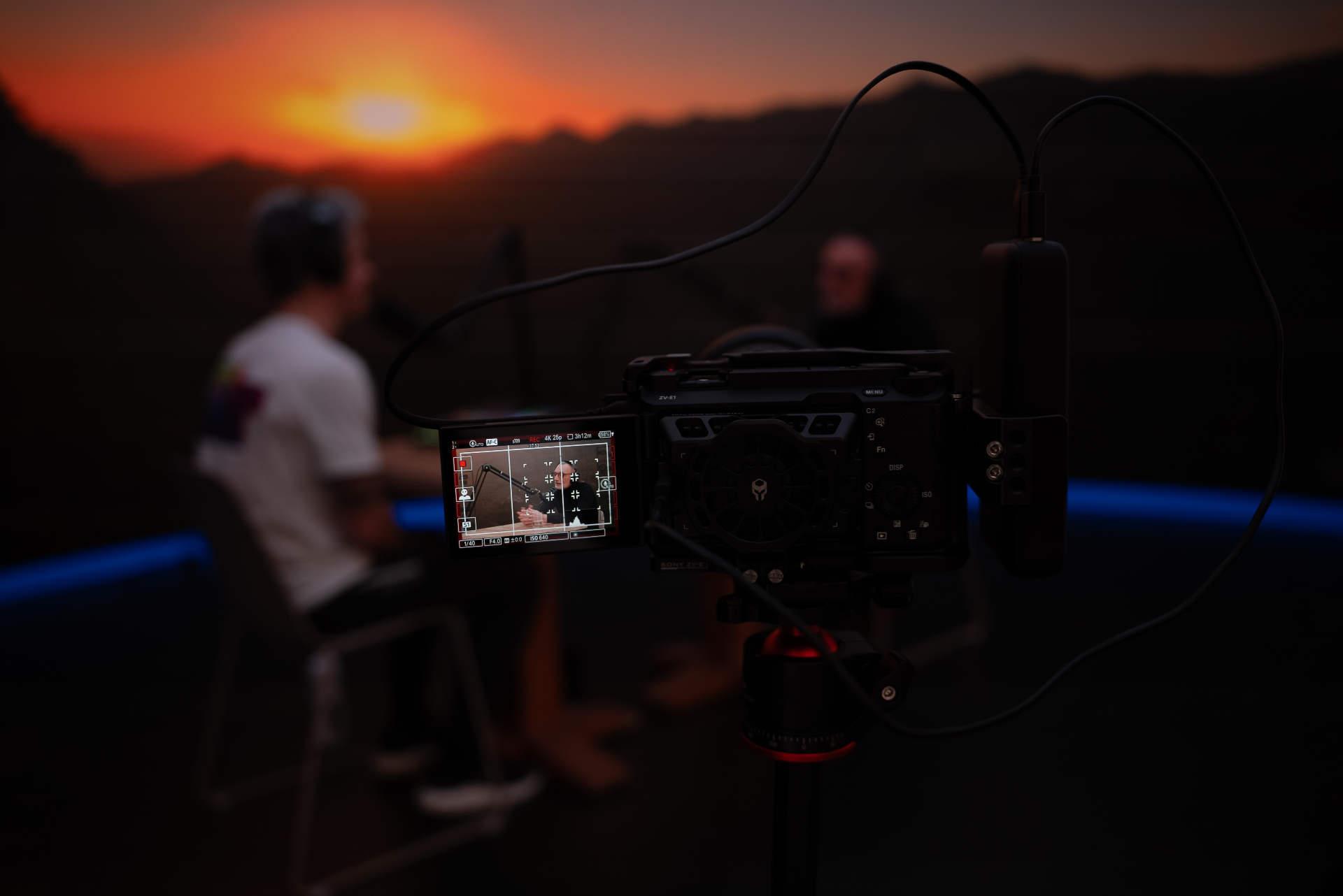Grabación de podcast al atardecer en Bellver Blue Tech Zone